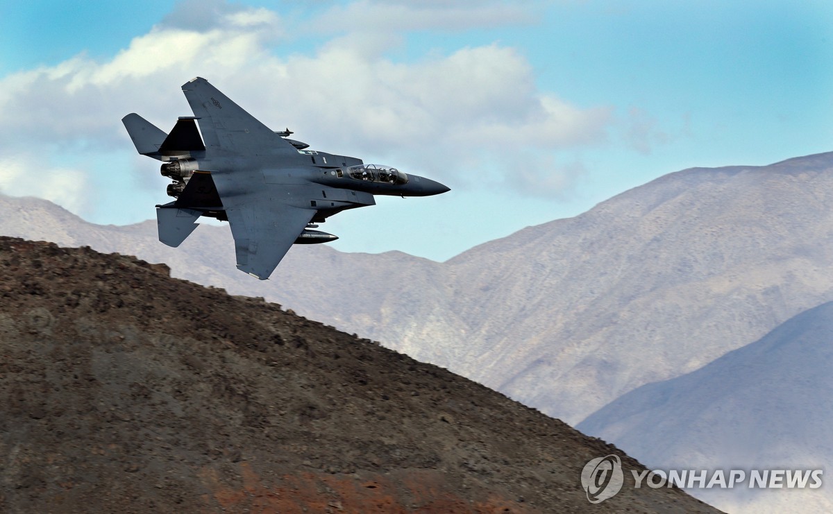 F-15 전투기