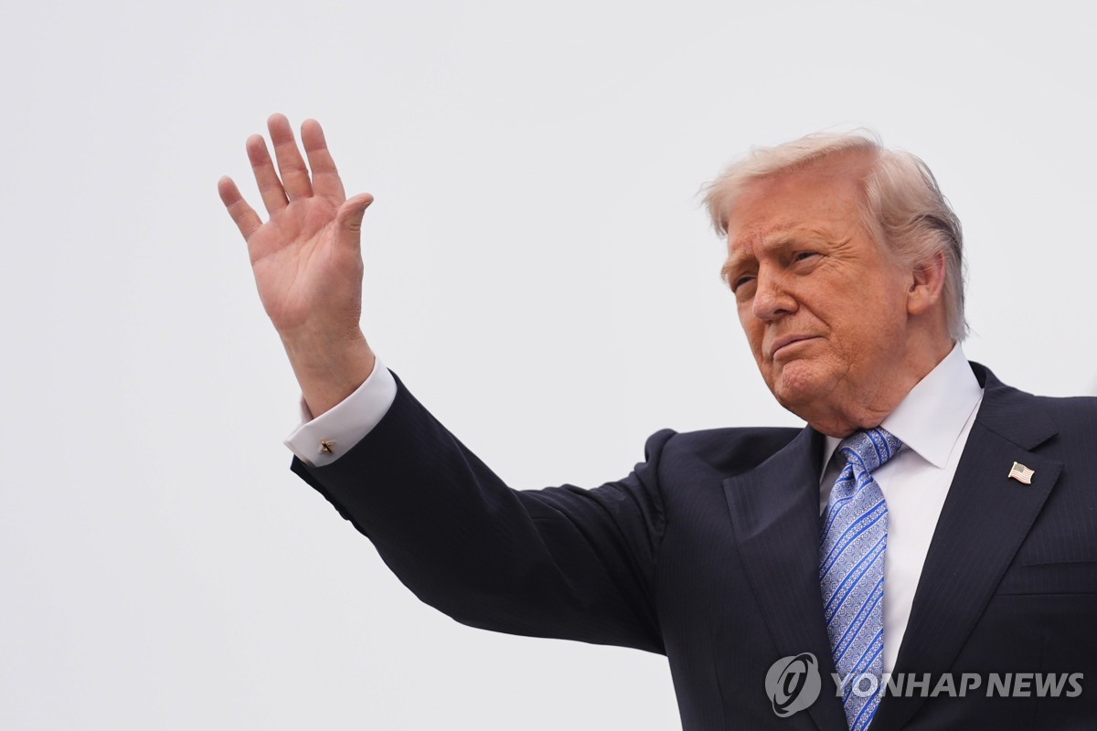 방중 마치고 귀국길 오르는 트럼프